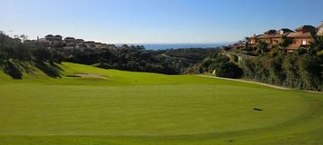 Disfruta del increíble campo de golf de Santa Clara.