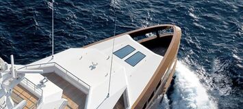 Luxury Expedition Yacht for Unforgettable Adventures