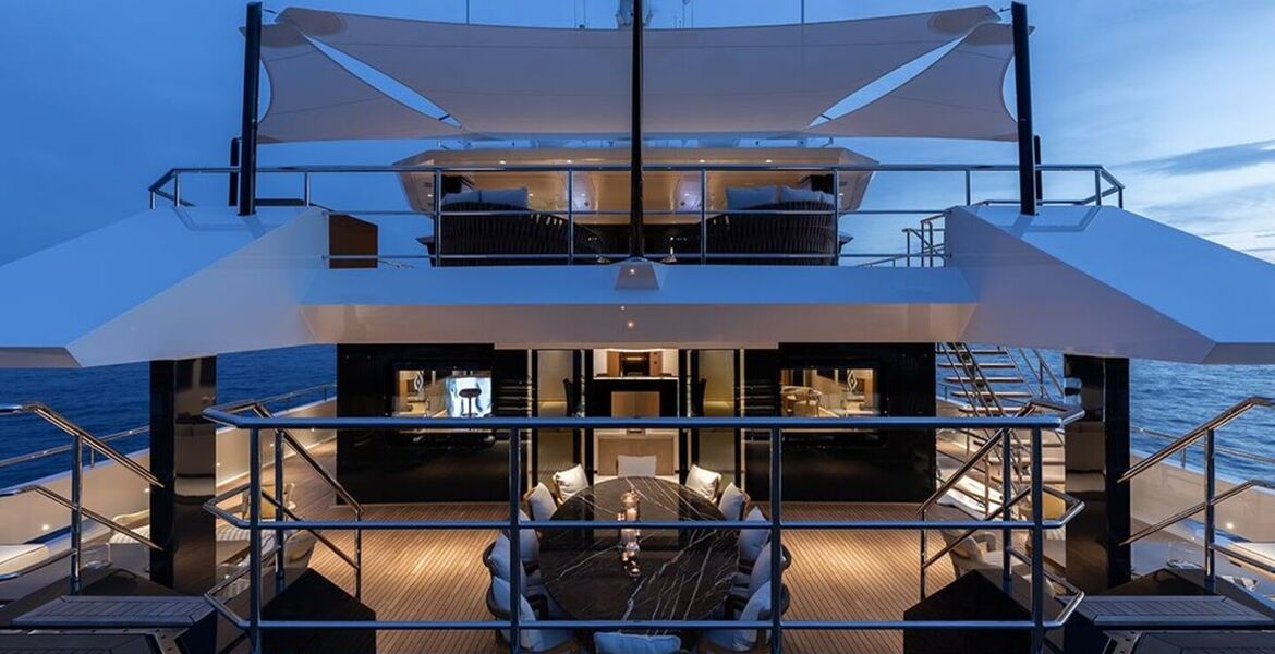 Luxury Expedition Yacht for Unforgettable Adventures