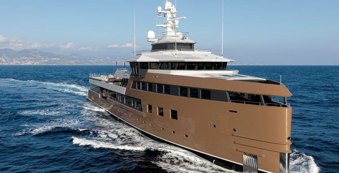 Luxury Expedition Yacht for Unforgettable Adventures